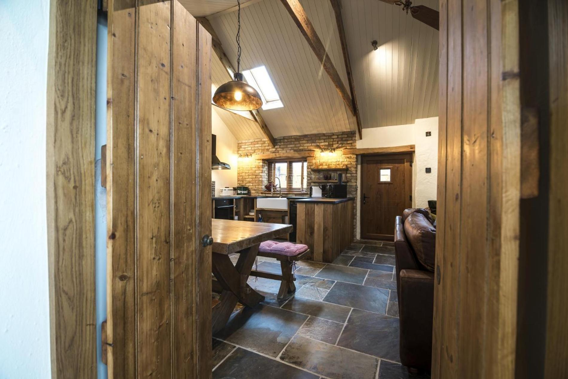 Lavender - Luxurious Barn Conversion - Blossom Farm Johnston Eksteriør bilde