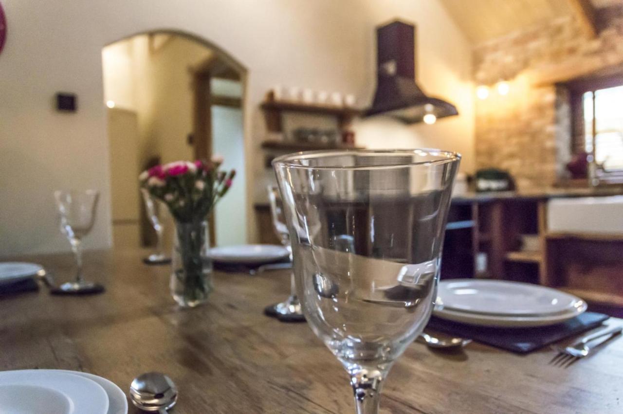 Lavender - Luxurious Barn Conversion - Blossom Farm Johnston Eksteriør bilde