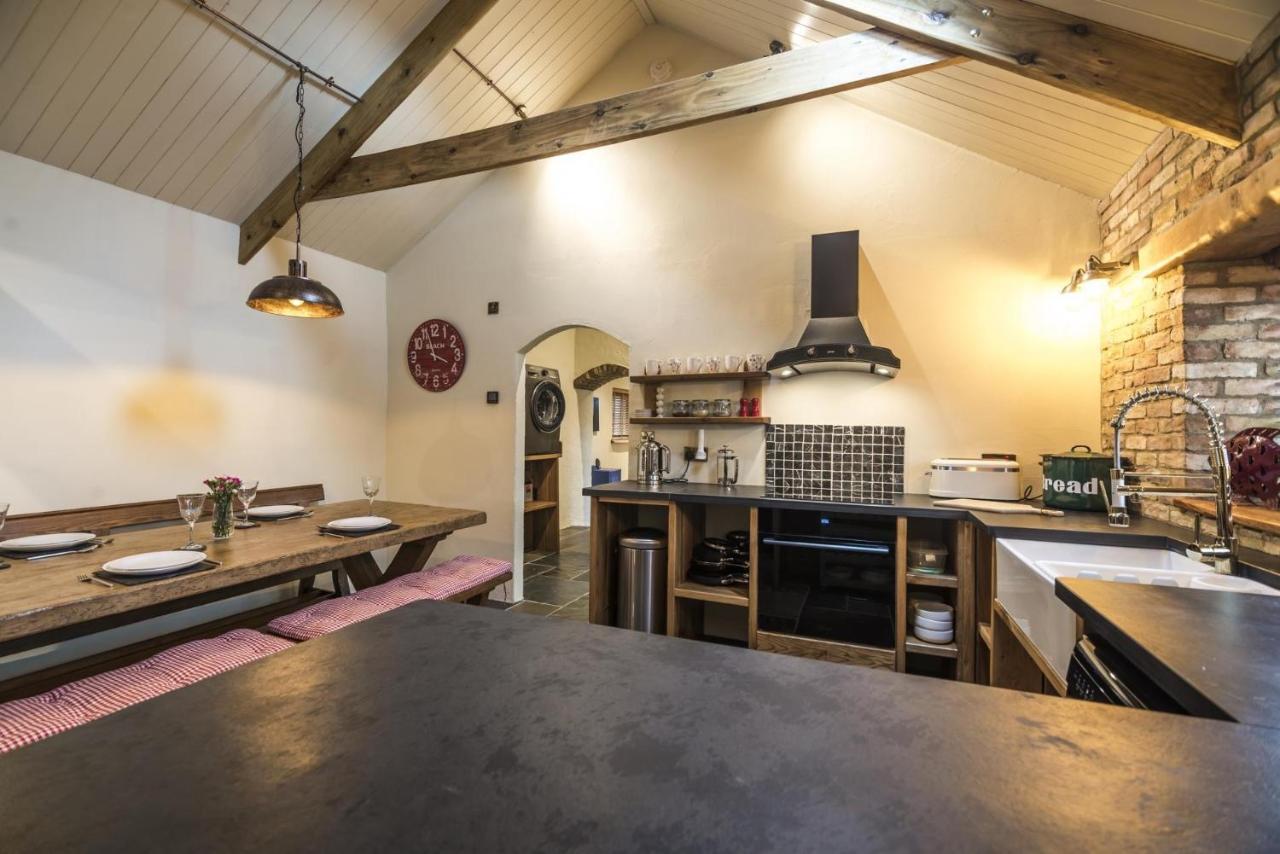 Lavender - Luxurious Barn Conversion - Blossom Farm Johnston Eksteriør bilde